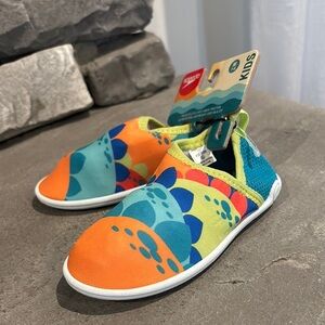 Speedo kids water shoes,UV protection, great traction, lightweight,easy on